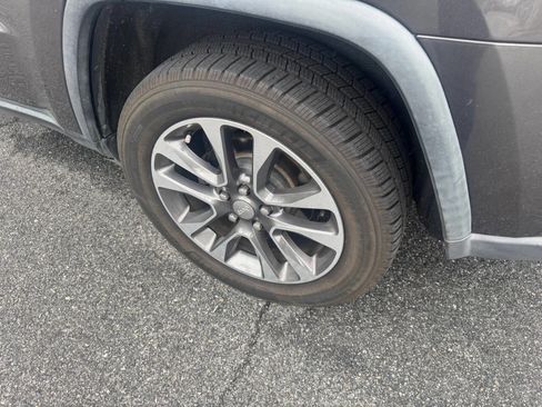 Used 2018 Jeep Grand Cherokee Limited image 6