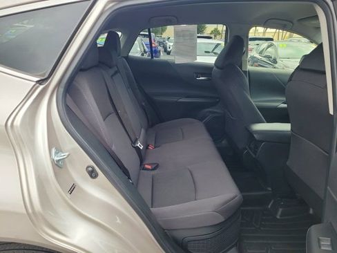Used 2021 Toyota Venza LE AWD/4WD image 9
