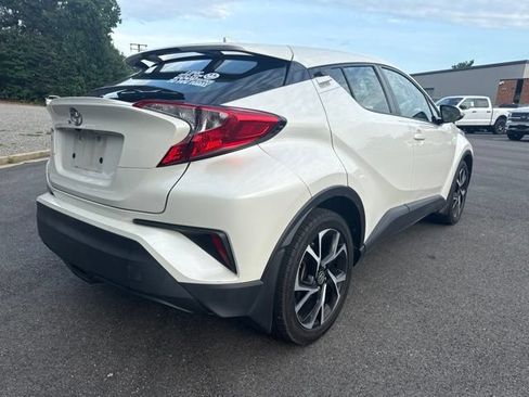 Used 2020 Toyota C-HR XLE FWD image 5
