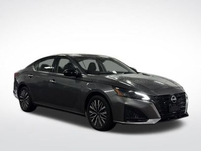 Used 2024 Nissan Altima 2.5 SV