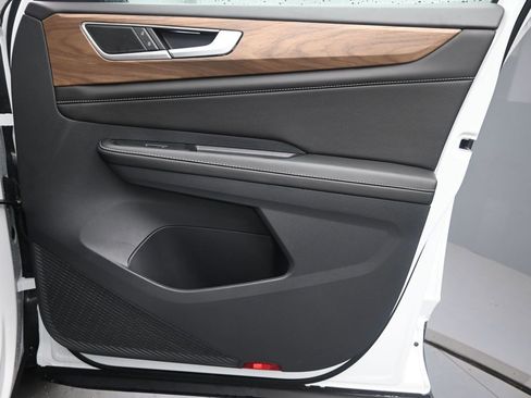 New 2026 Volkswagen Atlas SE FWD image 25
