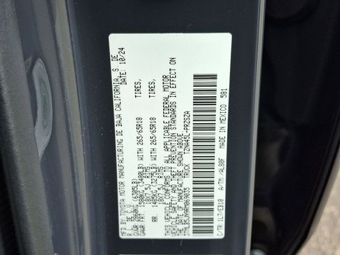 Used 2024 Toyota Tacoma Limited image 27