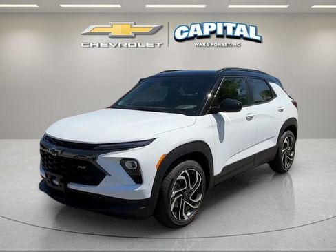 Used 2024 Chevrolet TrailBlazer RS FWD image 1