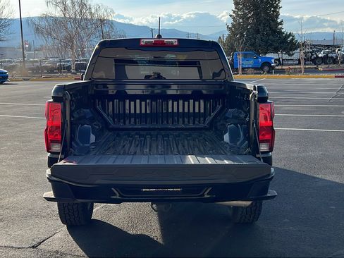 Used 2024 Chevrolet Colorado LT image 7