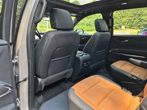 New 2027 Chevrolet Traverse Z71 w/ Driver Confidence Package AWD/4WD image 33