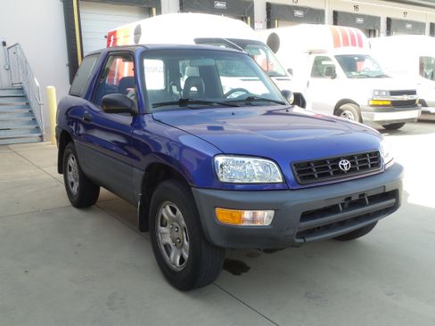 Used 1998 Toyota RAV4 2WD 2-Door image 2