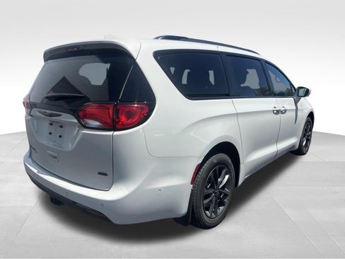 Used 2020 Chrysler Pacifica Touring-L AWD/4WD image 5