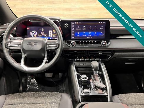 Used 2025 Chevrolet Colorado Z71 w/ Technology Package image 2