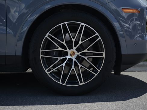 Certified 2026 Porsche Cayenne Coupe AWD/4WD image 41