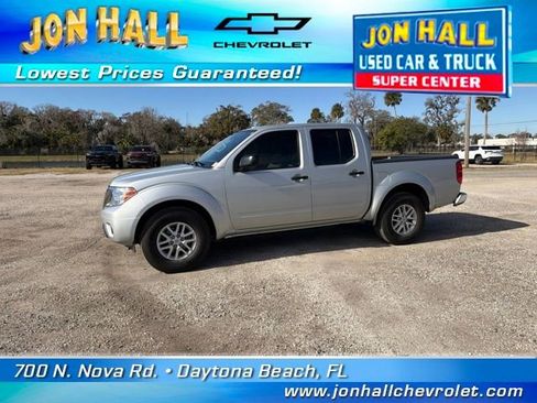 Used 2018 Nissan Frontier SV image 3