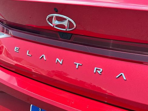 Used 2023 Hyundai Elantra SEL FWD image 13