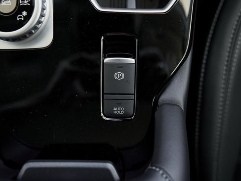 New 2025 Mitsubishi Outlander SE image 44