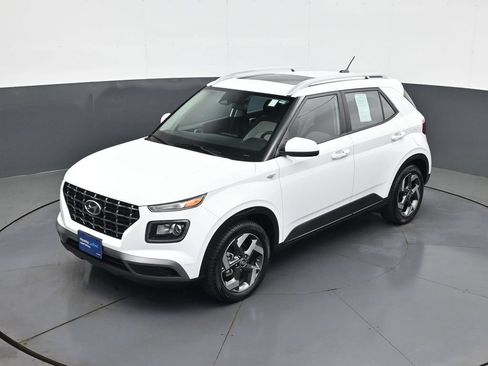 Certified 2024 Hyundai Venue SEL FWD image 13