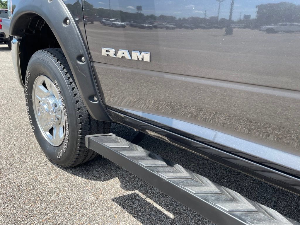 Used 2022 RAM 2500 Tradesman w/ Chrome Appearance Group AWD/4WD image 13