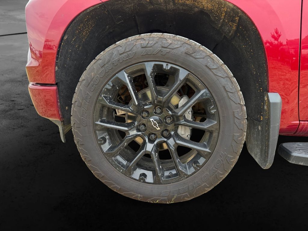 Used 2024 Chevrolet Silverado 1500 High Country w/ High Country Premium Package AWD/4WD image 12