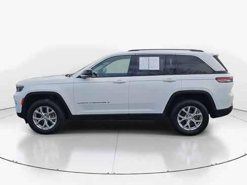 Used 2024 Jeep Grand Cherokee Limited image 6