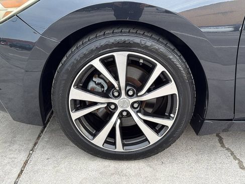 Used 2017 Nissan Maxima 3.5 SV image 10