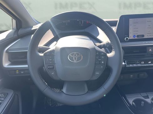 Used 2025 Toyota Prius XLE image 12