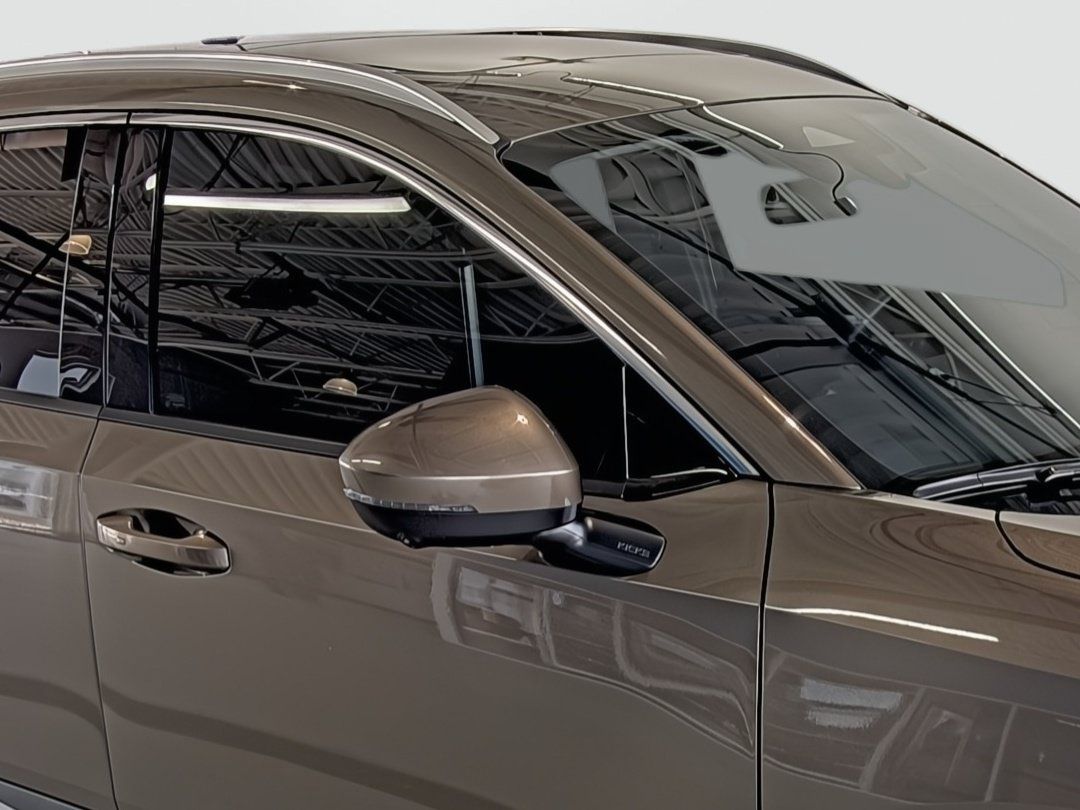 Used 2025 Nissan Kicks SR w/ SR Premium Package FWD image 15