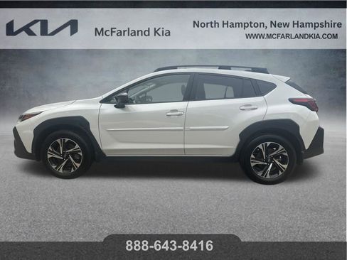 Used 2024 Subaru Crosstrek 2.0i Premium AWD/4WD image 3