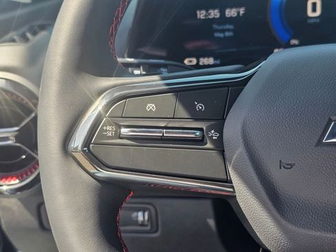 New 2025 Chevrolet Equinox EV RS FWD image 33
