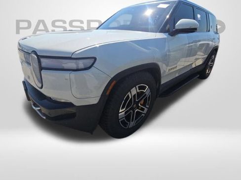 Used 2023 Rivian R1S Launch Edition image 1