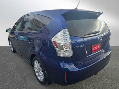 Used 2014 Toyota Prius V Five image 5