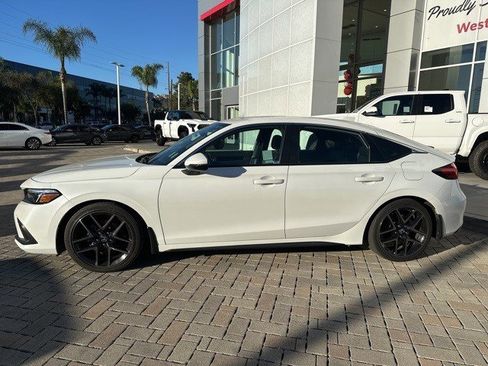 Used 2024 Honda Civic Sport Touring image 2