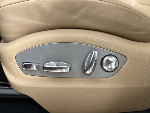 Certified 2022 Porsche Macan S w/ Premium Package Plus AWD/4WD image 39