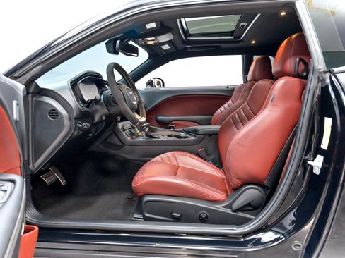 Used 2023 Dodge Challenger SRT Hellcat RWD image 6