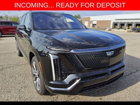Used 2026 Cadillac Vistiq Premium Luxury w/ LPO, Floor Liner Package AWD/4WD image 9