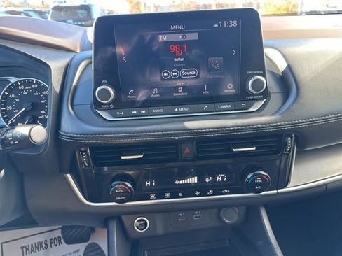 Used 2023 Nissan Rogue SV image 22