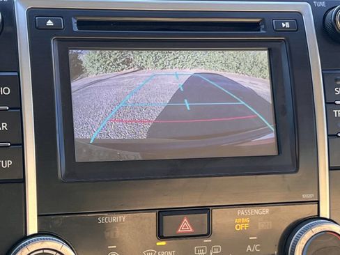 Used 2014 Toyota Camry L image 24