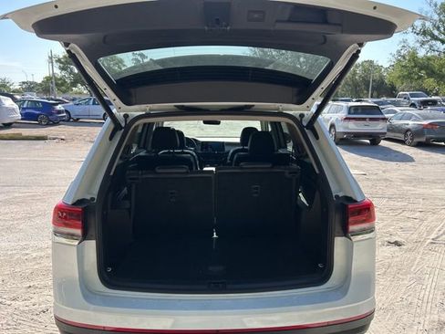 Used 2024 Volkswagen Atlas SE image 8