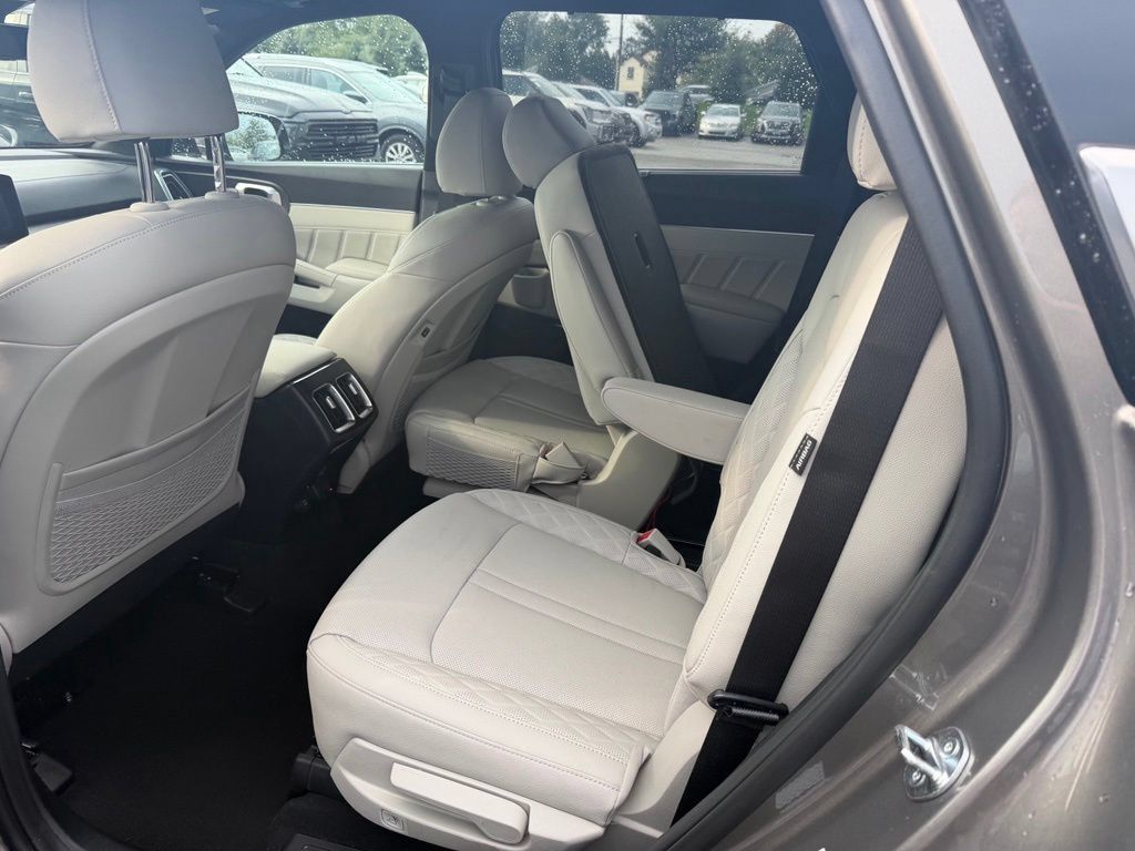 Used 2025 Kia Sorento SX Prestige AWD/4WD image 6