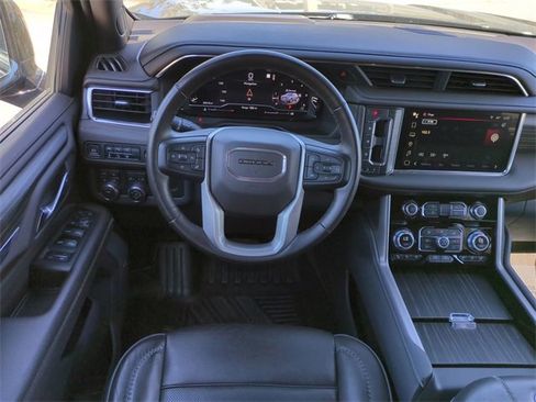 Used 2023 GMC Yukon Denali image 15