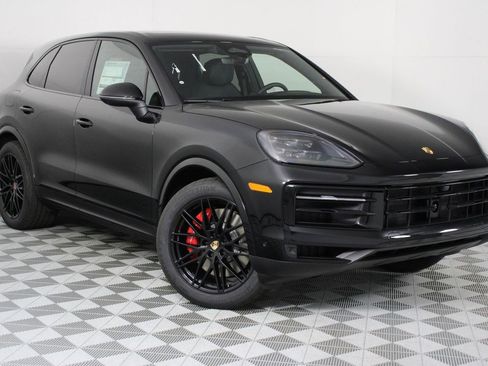 New 2026 Porsche Cayenne S AWD/4WD image 9