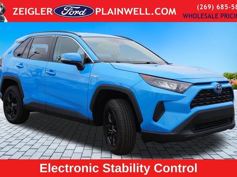 Used 2021 Toyota RAV4 LE image 7
