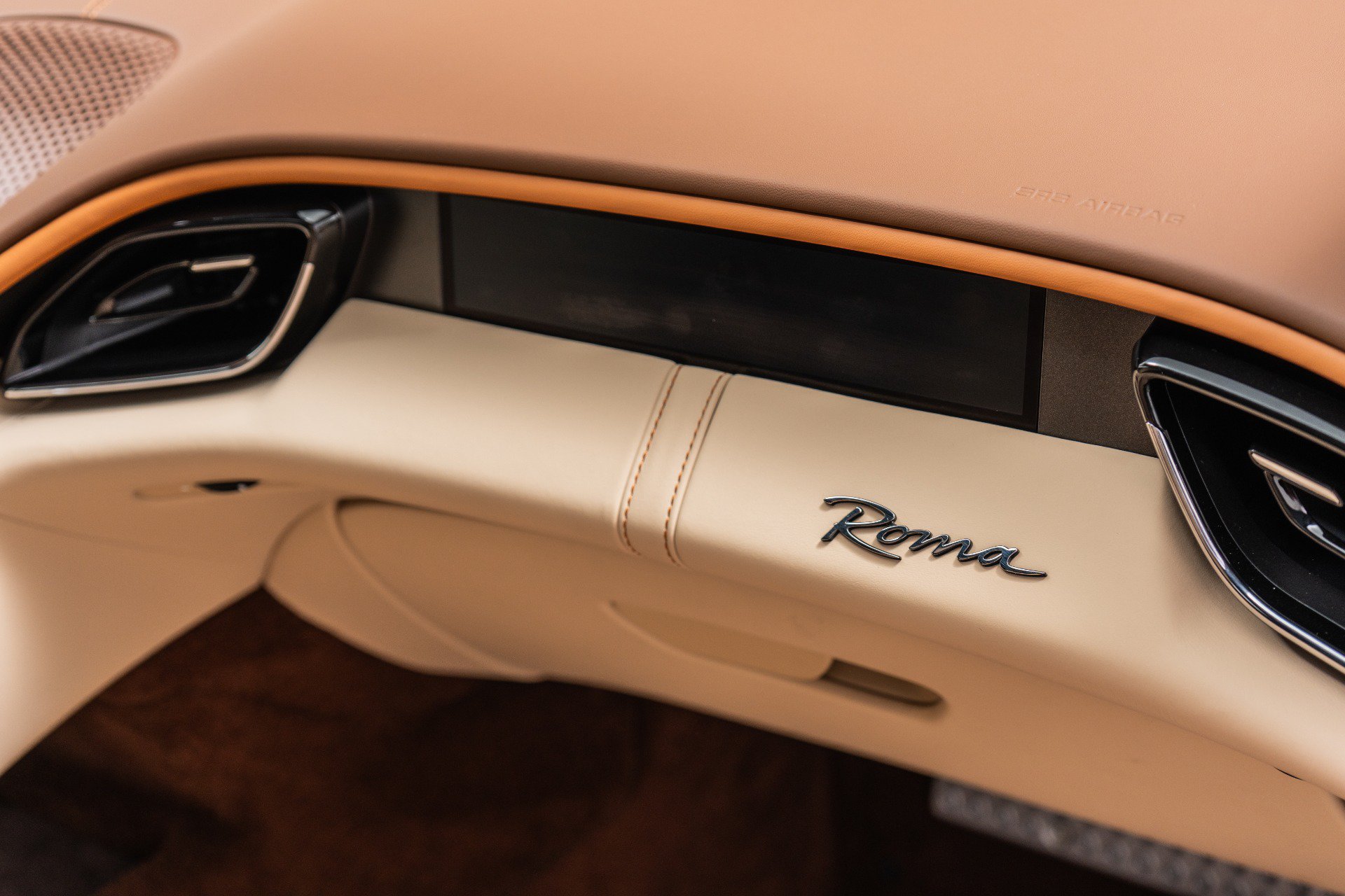 Used 2022 Ferrari Roma RWD image 32