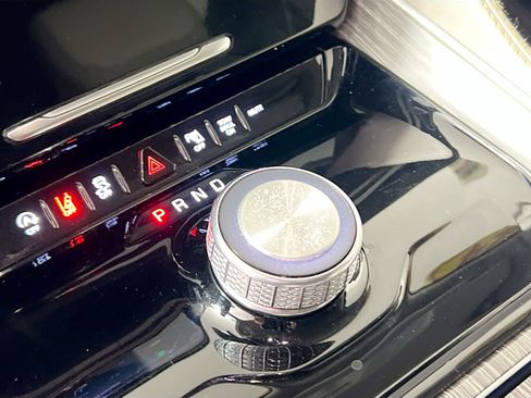 Used 2024 Jeep Wagoneer Series II w/ Flexible Seating Group image 25