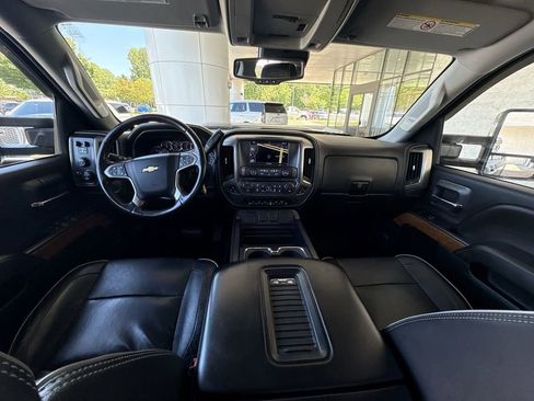 Used 2018 Chevrolet Silverado 2500 High Country w/ Duramax Plus Package AWD/4WD image 20