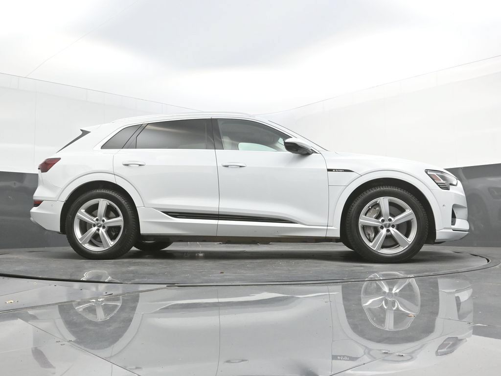 Used 2019 Audi e-tron Premium Plus AWD/4WD image 48