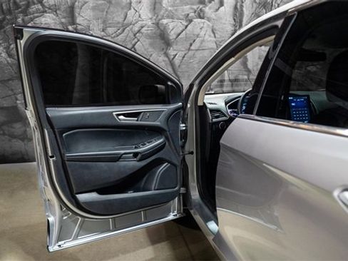 Used 2021 Ford Edge SEL image 4