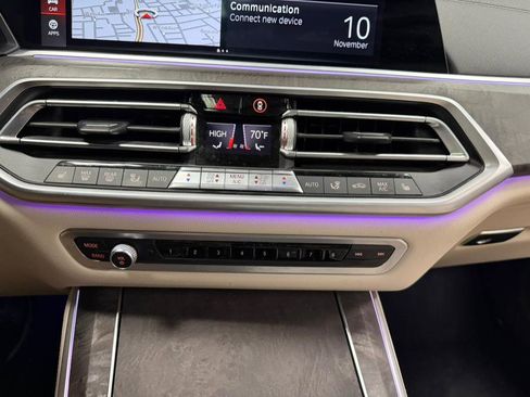 Used 2021 BMW X5 xDrive40i w/ M Sport Package image 24