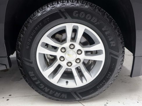 Used 2016 Chevrolet Suburban LS AWD/4WD image 30