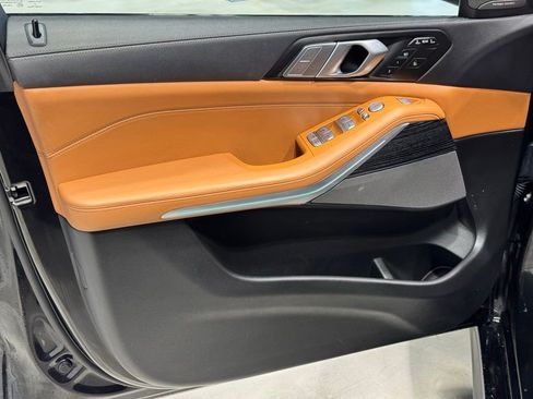 Certified 2022 BMW X7 M50i image 18