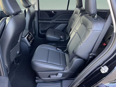 New 2026 Lincoln Aviator 2WD image 25