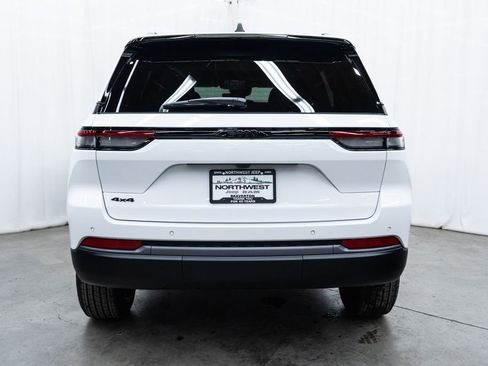 New 2026 Jeep Grand Cherokee 4WD image 5