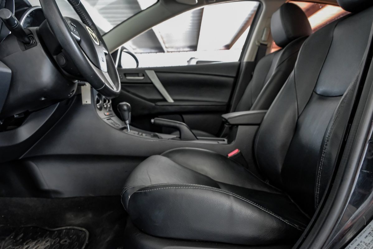 Used 2012 MAZDA MAZDA3 i Grand Touring w/ Tech Pkg FWD image 28