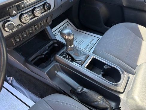 Used 2017 Toyota Tacoma TRD Off-Road w/ Premium & Technology Package image 25